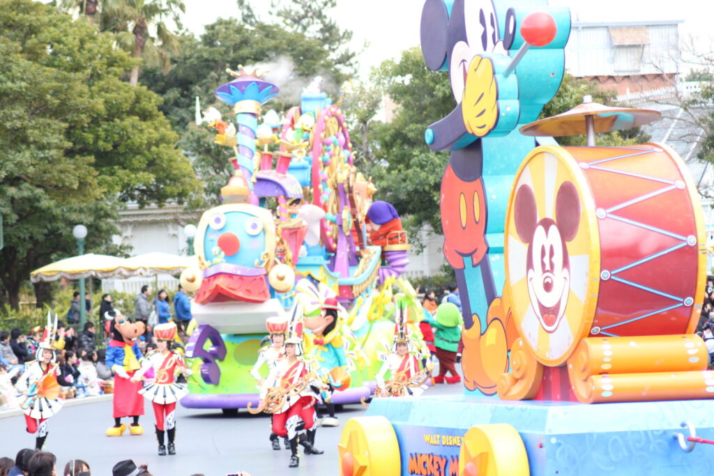 ディズニーの開園時間は早まる 何時に並べばいい 今日の開園時間はわかる